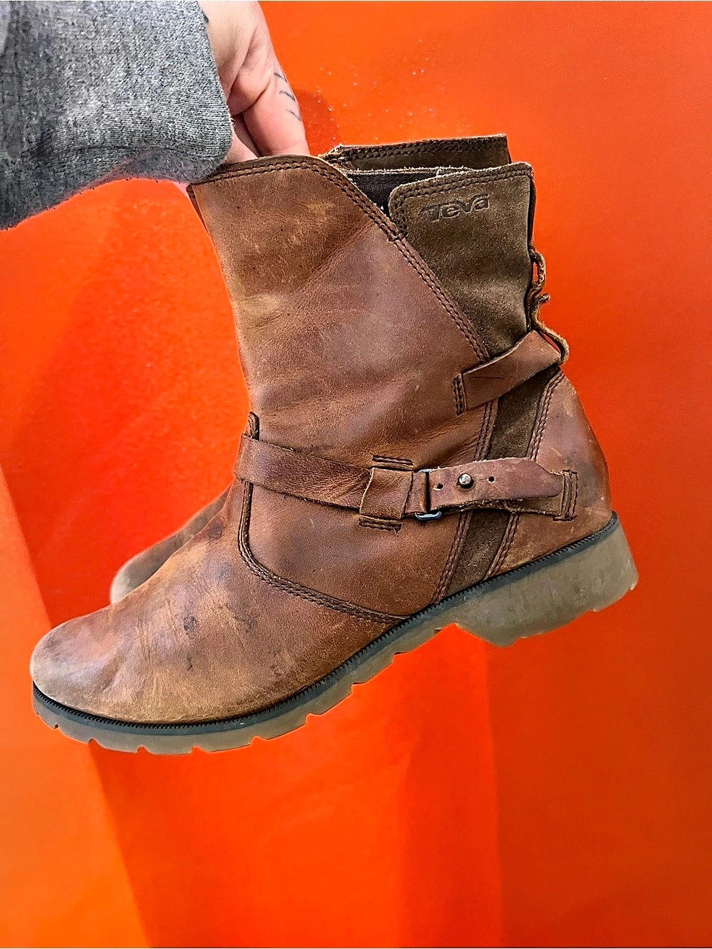 Teva De La Vina Low Brown Leather Boots US 6.5